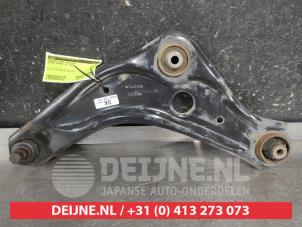 Gebruikte Draagarm onder links-voor Nissan Qashqai (J11) 1.2 DIG-T 16V Prijs € 50,00 Margeregeling aangeboden door V.Deijne Jap.Auto-onderdelen BV