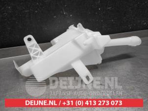 Toyota Yaris Scheibensprühertank vorne O9990009619 foto 2