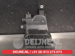 Gebruikte Luchtfilterhuis Suzuki Swift (ZC/ZD) 1.0 Booster Jet Turbo 12V SHVS Prijs € 75,00 Margeregeling aangeboden door V.Deijne Jap.Auto-onderdelen BV