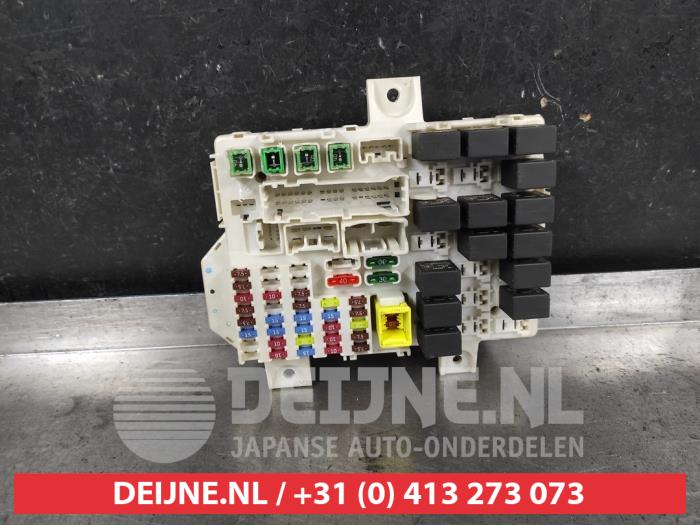 Mitsubishi Colt Fuse box O691813