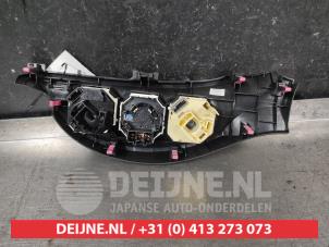 Toyota Yaris Heater control panel O692207 photo 2