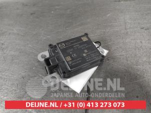 Gebruikte ACC Sensor (afstand) Mazda CX-30 (DM) 2.0 e-SkyActiv-G 122 16V Prijs € 150,00 Margeregeling aangeboden door V.Deijne Jap.Auto-onderdelen BV