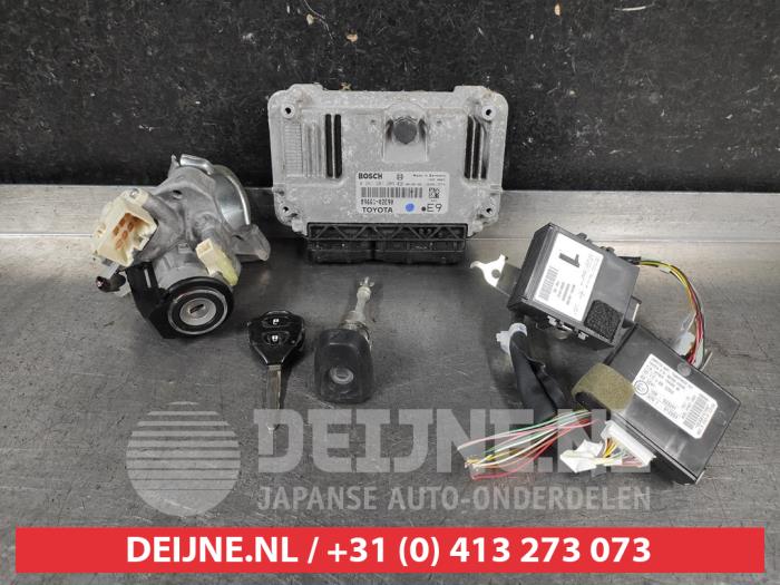 Toyota Auris Kontaktslot+Sleutel O692432