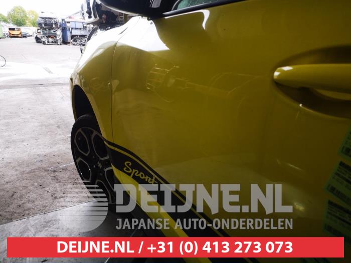 Suzuki Swift Tür 4-türig links vorne O692600