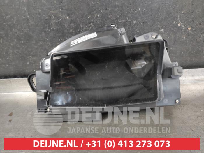 Gebruikte Head-up display Toyota Yaris IV (P21/PA1/PH1) 1.5 12V Hybrid 115 Prijs op aanvraag aangeboden door V.Deijne Jap.Auto-onderdelen BV
