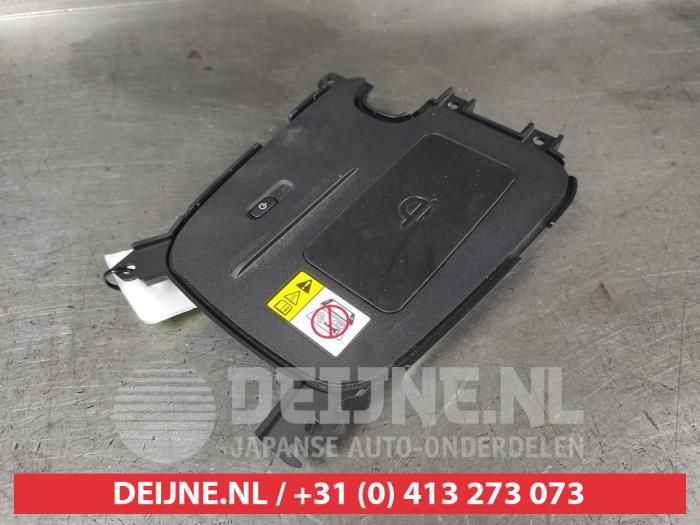 Toyota Yaris Draadloze oplader O692779