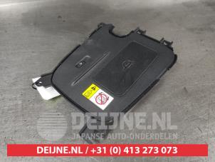 Gebruikte Draadloze oplader Toyota Yaris IV (P21/PA1/PH1) 1.5 12V Hybrid 115 Prijs op aanvraag aangeboden door V.Deijne Jap.Auto-onderdelen BV