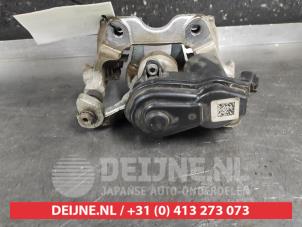 Toyota Yaris Rear brake calliper, left O692868 photo 2