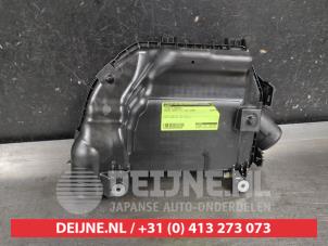 Suzuki Swift Air box O692936 photo 2
