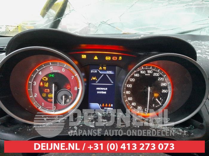 Suzuki Swift Tacho - Kombiinstrument KM O692971