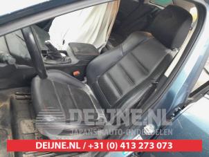 Gebruikte Voorstoel links Mazda 6 SportBreak (GJ/GH/GL) 2.2 SkyActiv-D 175 16V Prijs € 100,00 Margeregeling aangeboden door V.Deijne Jap.Auto-onderdelen BV