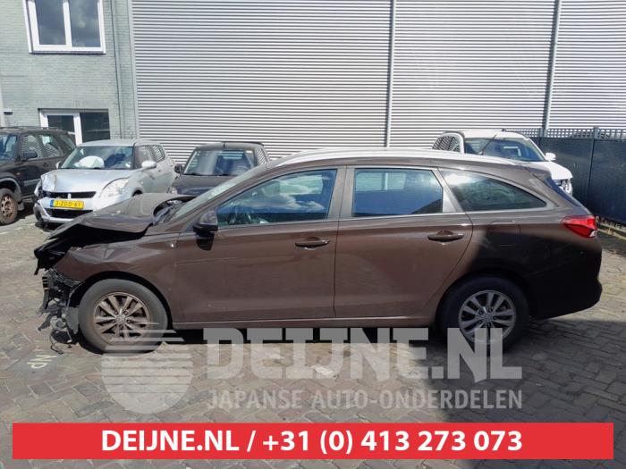 Hyundai I30 Extra window 4-door, left O693036