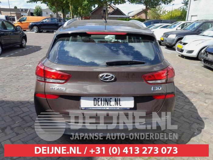 Hyundai I30 Tailgate reflector, right O693044