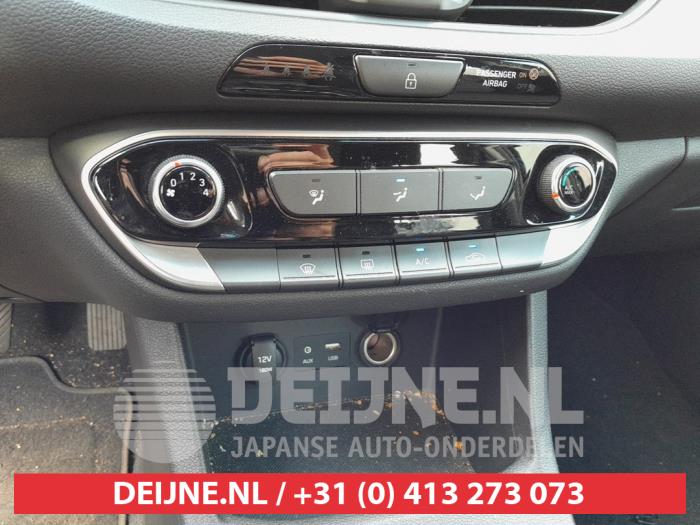 Hyundai I30 Heater control panel O693056