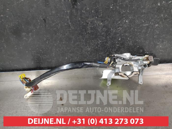 Suzuki Swift Kontaktslot+Sleutel O693081