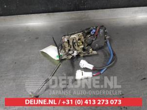 Suzuki Swift Door lock mechanism 4-door, front left O693103 photo 2