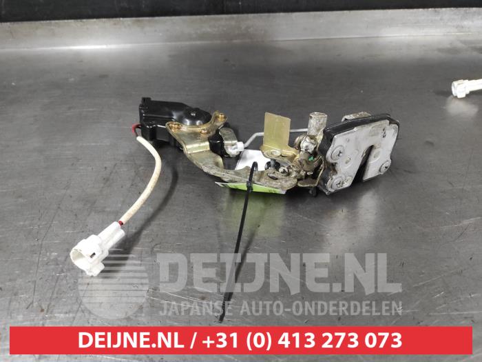 Suzuki Swift Deurslot Mechaniek 4Deurs links-achter O693104