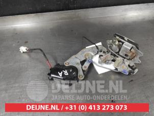 Suzuki Swift Deurslot Mechaniek 4Deurs rechts-achter O693106 foto 2
