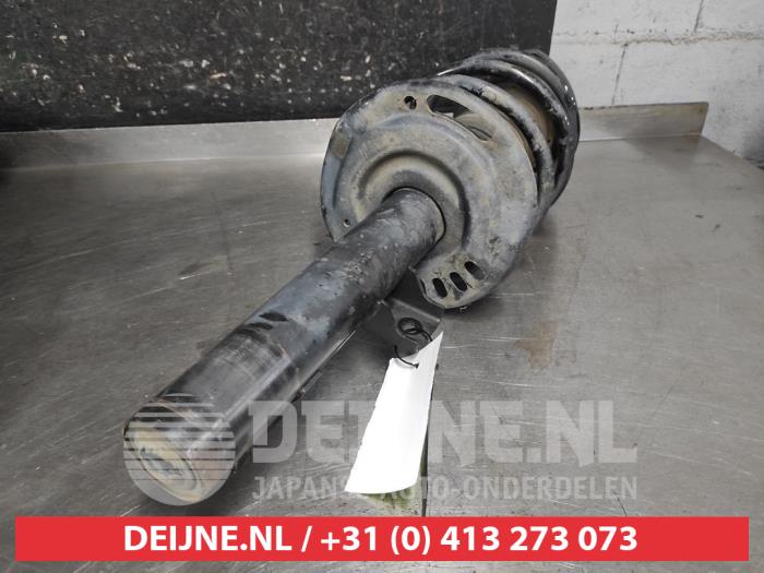 Mazda 3 Stoßdämpferstrebe links vorne O693291