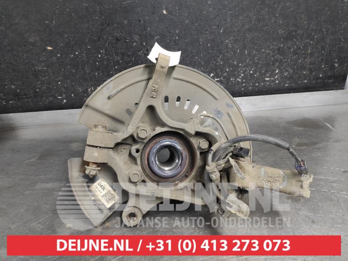 Kia Sorento Fusee links-voor O693377