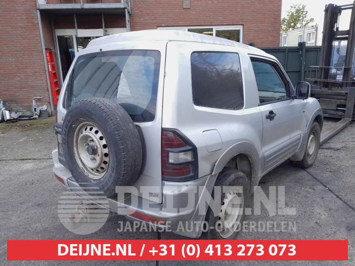 Mitsubishi Pajero Stoßstangenteil rechts hinten O693506
