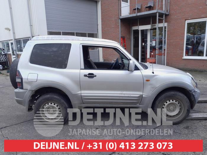 Mitsubishi Pajero Seitenschürze rechts O693512