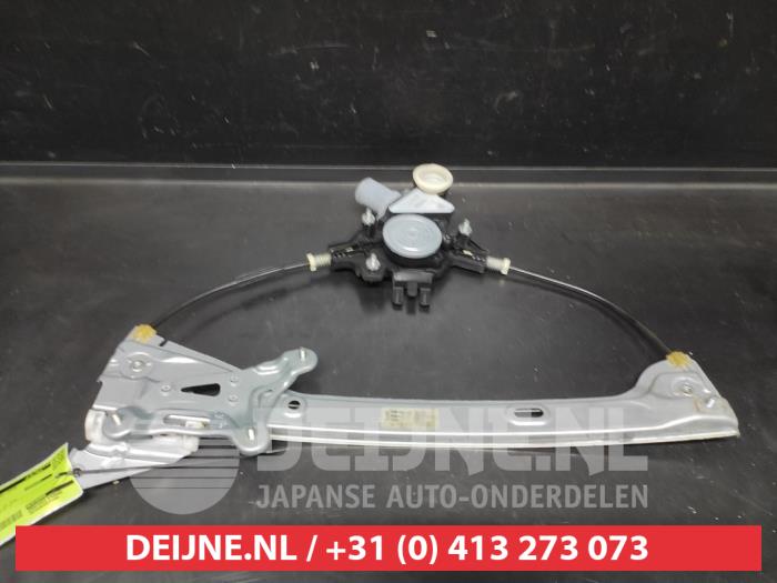 Toyota Corolla Ruitmechaniek 4Deurs links-voor O693564