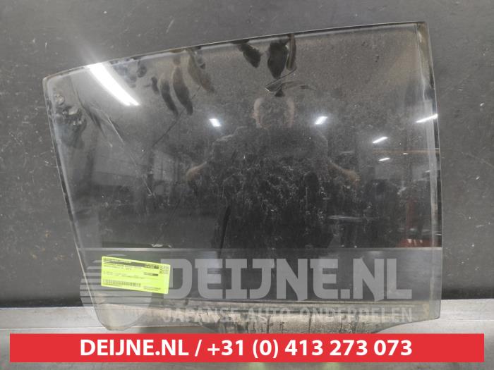 Toyota Corolla Rear door window 4-door door, rear right O693572