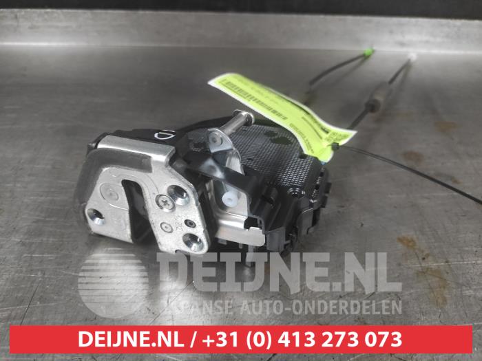 Toyota Corolla Rear door mechanism 4-door, right O693573