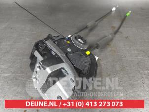 Toyota Corolla Deurslot Mechaniek 4Deurs rechts-achter O693573 foto 2