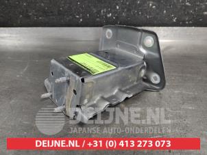 Nissan Leaf Front bumper bracket, right O693709 photo 2
