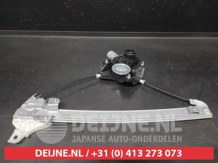 Toyota Yaris Cross Fenstermechanik 4-türig links vorne O693983