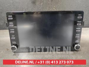 Gebruikte Radio Toyota Yaris Cross (PB1/PJ1) 1.5 12V Hybrid 115 Prijs op aanvraag aangeboden door V.Deijne Jap.Auto-onderdelen BV
