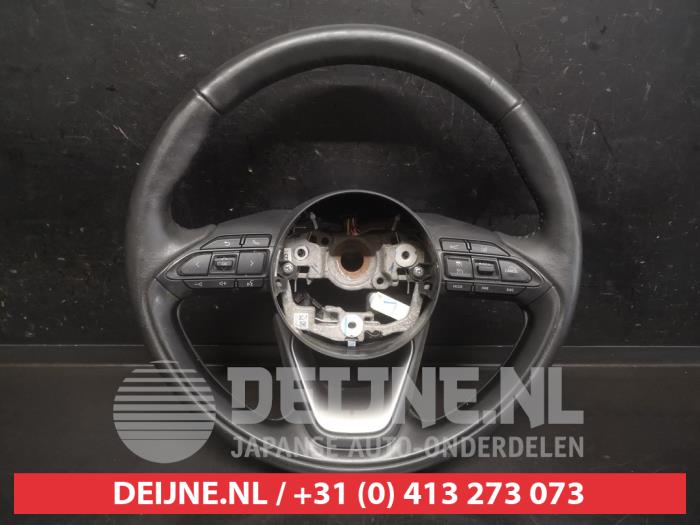 Toyota Yaris Cross Lenkrad O694012