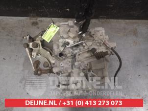 Gebruikte Versnellingsbak Mitsubishi ASX 1.6 MIVEC 16V Prijs € 350,00 Margeregeling aangeboden door V.Deijne Jap.Auto-onderdelen BV