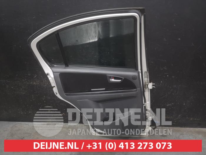 Suzuki SX-4 Portier 4Deurs links-achter O694116