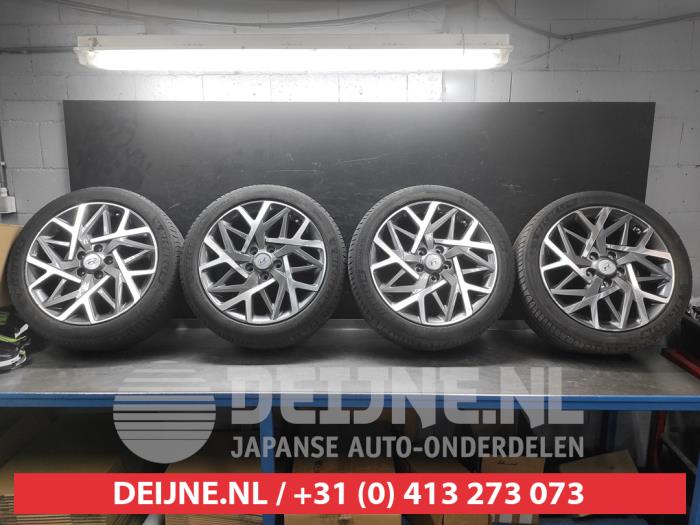 Hyundai Kona Felgen Set + Reifen O694329
