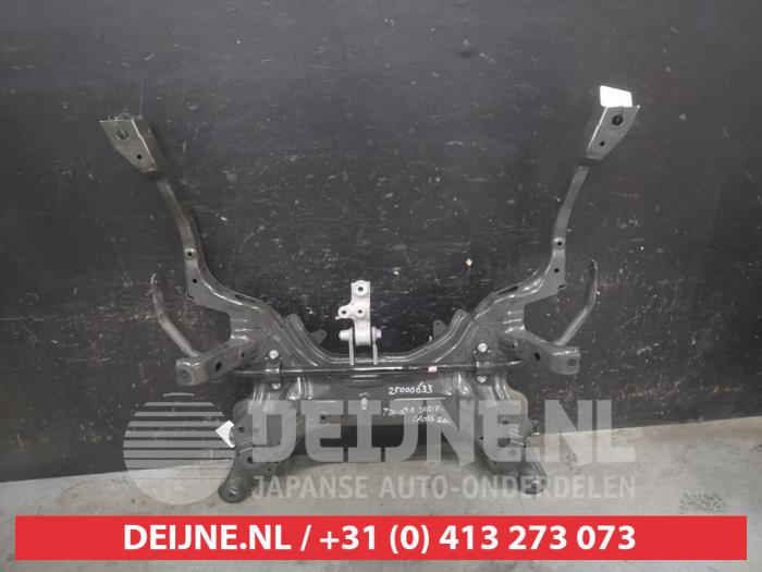 Subframe van een Toyota Yaris Cross (PB1/PJ1) 1.5 12V Hybrid 115 2022