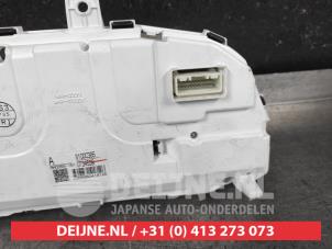 Mitsubishi Outlander Kilometerteller KM O694656 foto 2