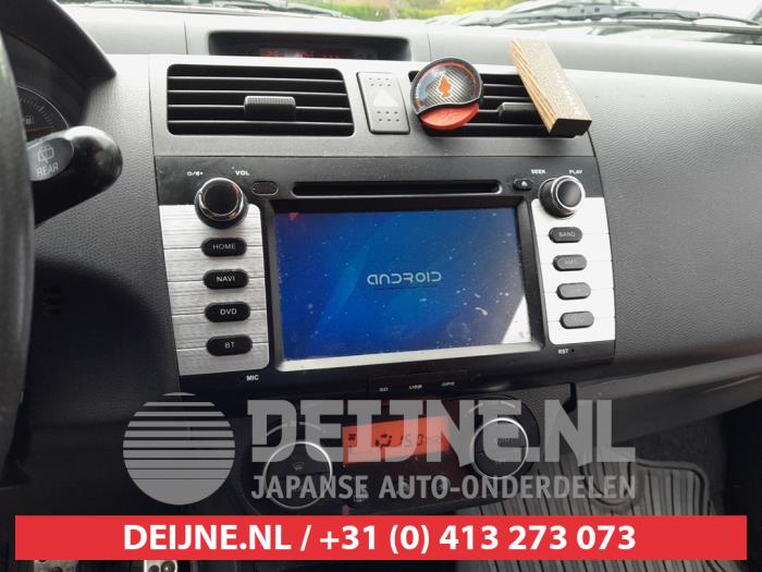 Suzuki Swift Radio O694787