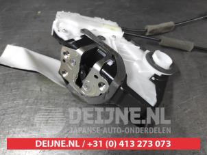 Toyota Yaris Cross Front door lock mechanism 4-door, right O694909 photo 2