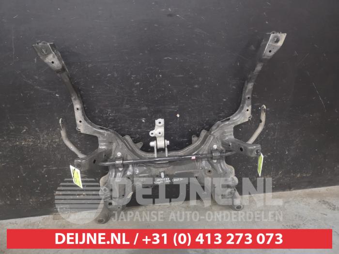Gebruikte Subframe Toyota Yaris Cross (PB1/PJ1) 1.5 12V Hybrid 115 Prijs € 550,00 Margeregeling aangeboden door V.Deijne Jap.Auto-onderdelen BV