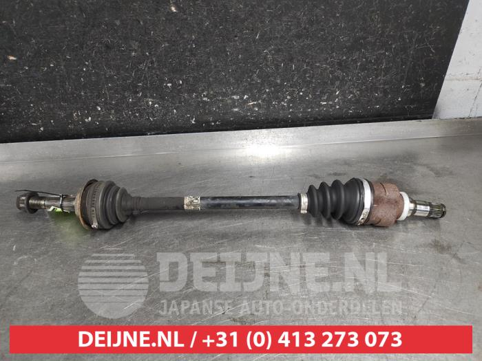 Toyota Yaris Aandrijfas links-voor O695038