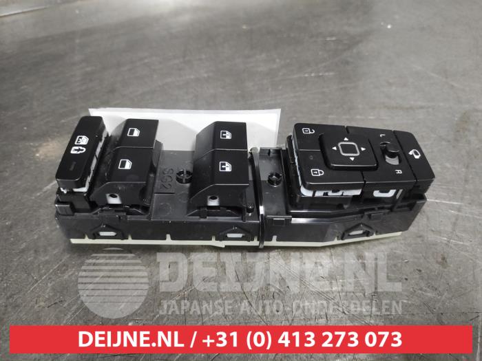 Kia Niro Multi-functional window switch O695151