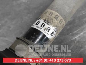 Toyota Yaris Cross Front drive shaft, right O695273 photo 2