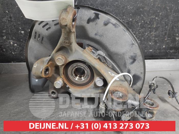 Toyota Yaris Cross Fusee links-voor O695290