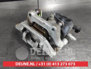 Gebruikte Remklauw (Tang) rechts-achter Toyota Yaris Cross (PB1/PJ1) 1.5 12V Hybrid 115 Prijs € 150,00 Margeregeling aangeboden door V.Deijne Jap.Auto-onderdelen BV