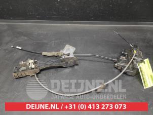 Nissan Qashqai Front door lock mechanism 4-door, right O695491 photo 2