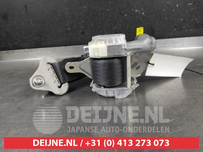 Daihatsu Trevis Front seatbelt, right O695541