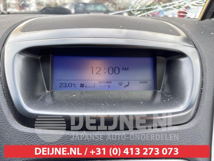 Hyundai Genesis Radio O695639